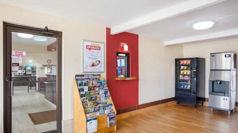 <b>HomeTowne Studios Huntsville-Madison Lobby</b>. Images powered by <a href="https://www.leonardoworldwide.com/" title="Leonardo Worldwide" target="_blank">Leonardo</a>.