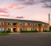 HomeTowne Studios Huntsville-Madison Exterior