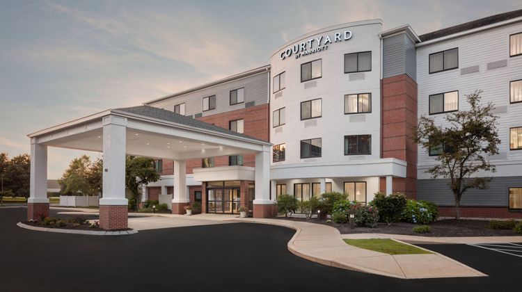 Courtyard by Marriott Portland Airport Exterior