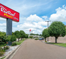 Red Roof PLUS+ & Suites Vicksburg Exterior