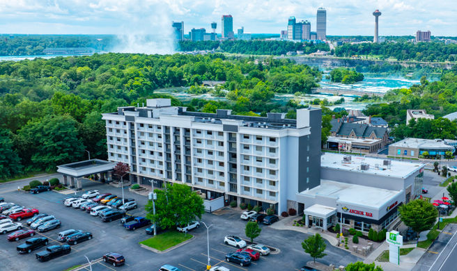 Holiday Inn Niagara Falls Exterior