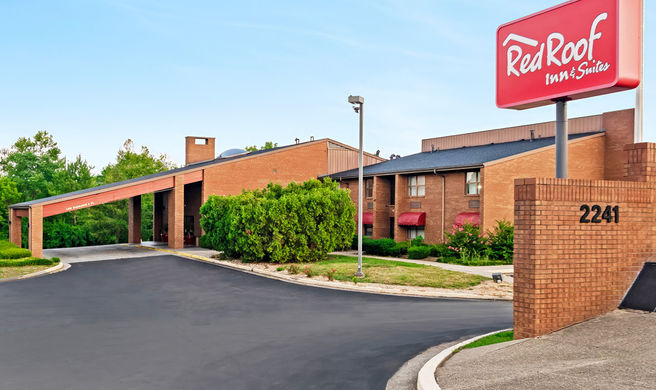 Red Roof Inn & Suites Lexington-Hamburg Exterior