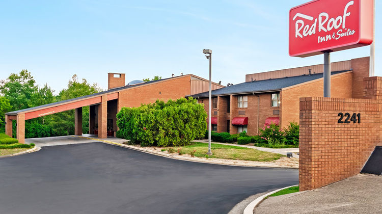 Red Roof Inn & Suites Lexington-Hamburg Exterior