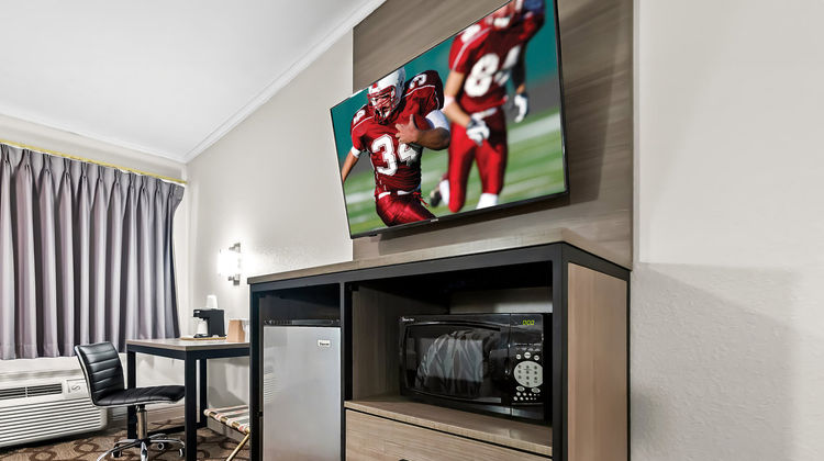 Red Roof Inn & Suites Lexington-Hamburg Room