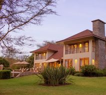 Siringit Villa Exterior