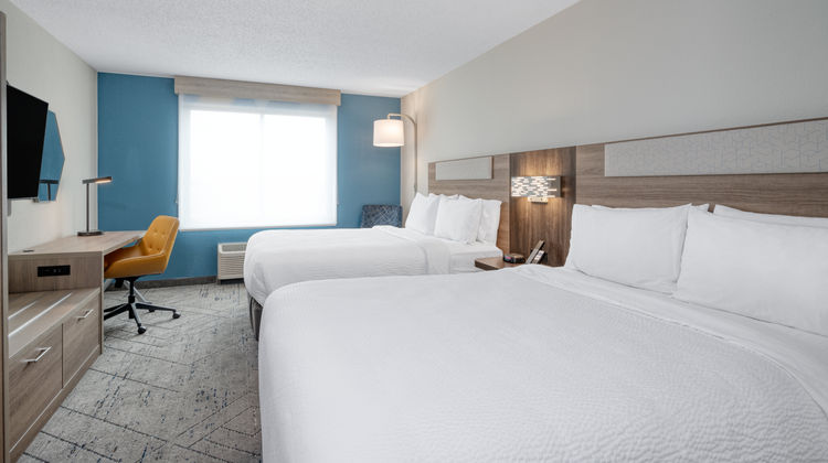 Holiday Inn Express Hotel & Suites Room