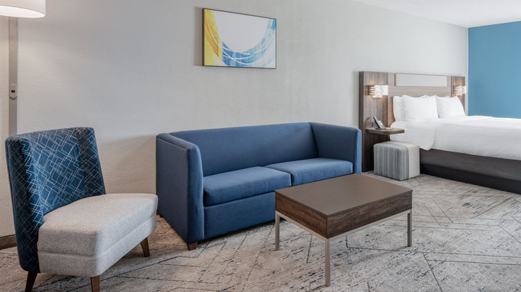 Holiday Inn Express Hotel & Suites Room