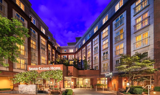 Silver Cloud Hotel Broadway Exterior