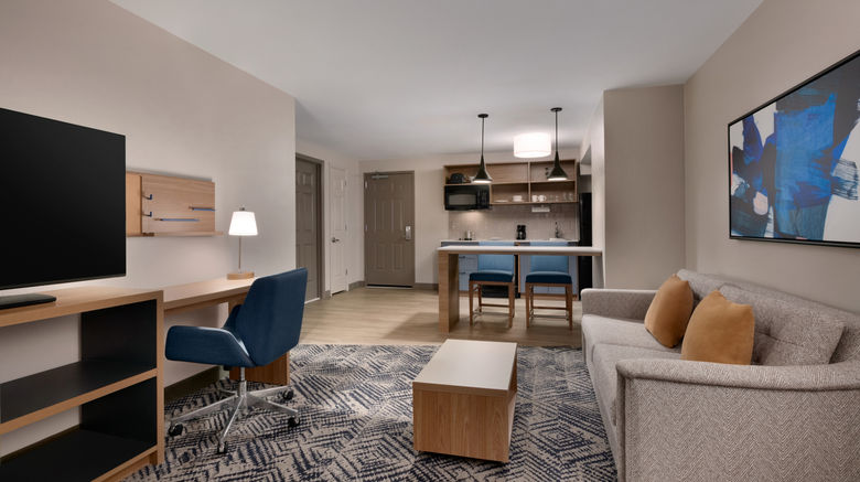 <b>Candlewood Suites Suite</b>. Images powered by <a href="https://www.leonardoworldwide.com/" title="Leonardo Worldwide" target="_blank">Leonardo</a>.