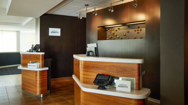 <b>Courtyard Kansas City Overland Park Lobby</b>. Images powered by <a href="https://www.leonardoworldwide.com/" title="Leonardo Worldwide" target="_blank">Leonardo</a>.