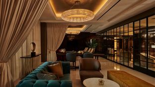 The LaSalle Chicago-Autograph Collection