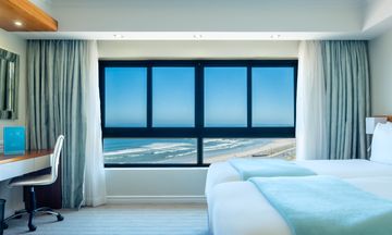 Blaauwberg Beach Hotel