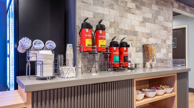 Spot X Hotel Tampa - Wesley Chapel Restaurant