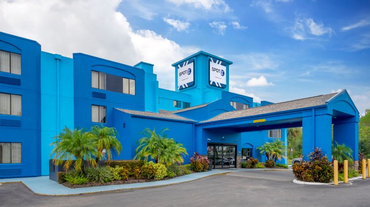 Spot X Hotel Tampa - Wesley Chapel Exterior