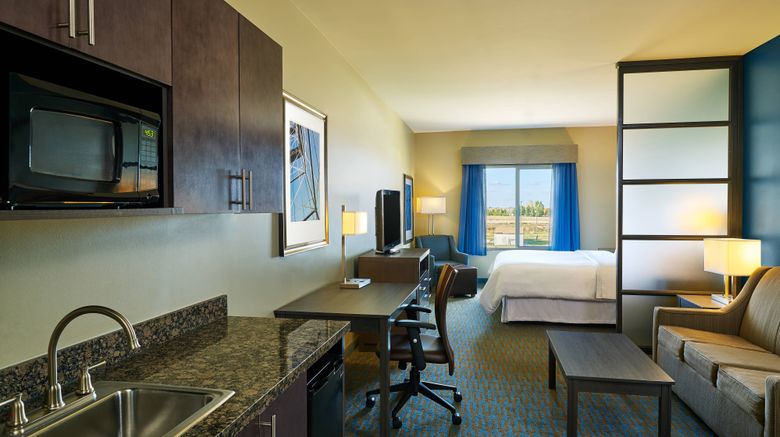 <b>Four Points by Sheraton Williston Suite</b>. Images powered by <a href="https://www.leonardoworldwide.com/" title="Leonardo Worldwide" target="_blank">Leonardo</a>.