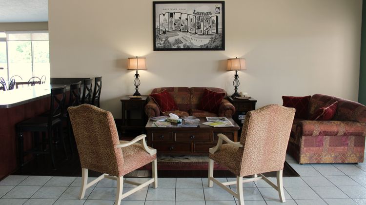 Boarders Inn & Suites by Cobblestone Lobby