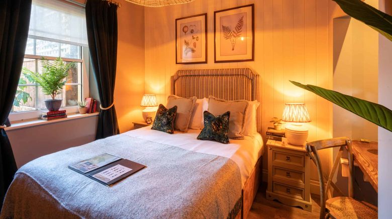 <b>The Cotswold Gateway Hotel Room</b>. Images powered by <a href="https://www.leonardoworldwide.com/" title="Leonardo Worldwide" target="_blank">Leonardo</a>.