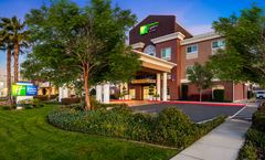 Holiday Inn Express Hotel & Suites