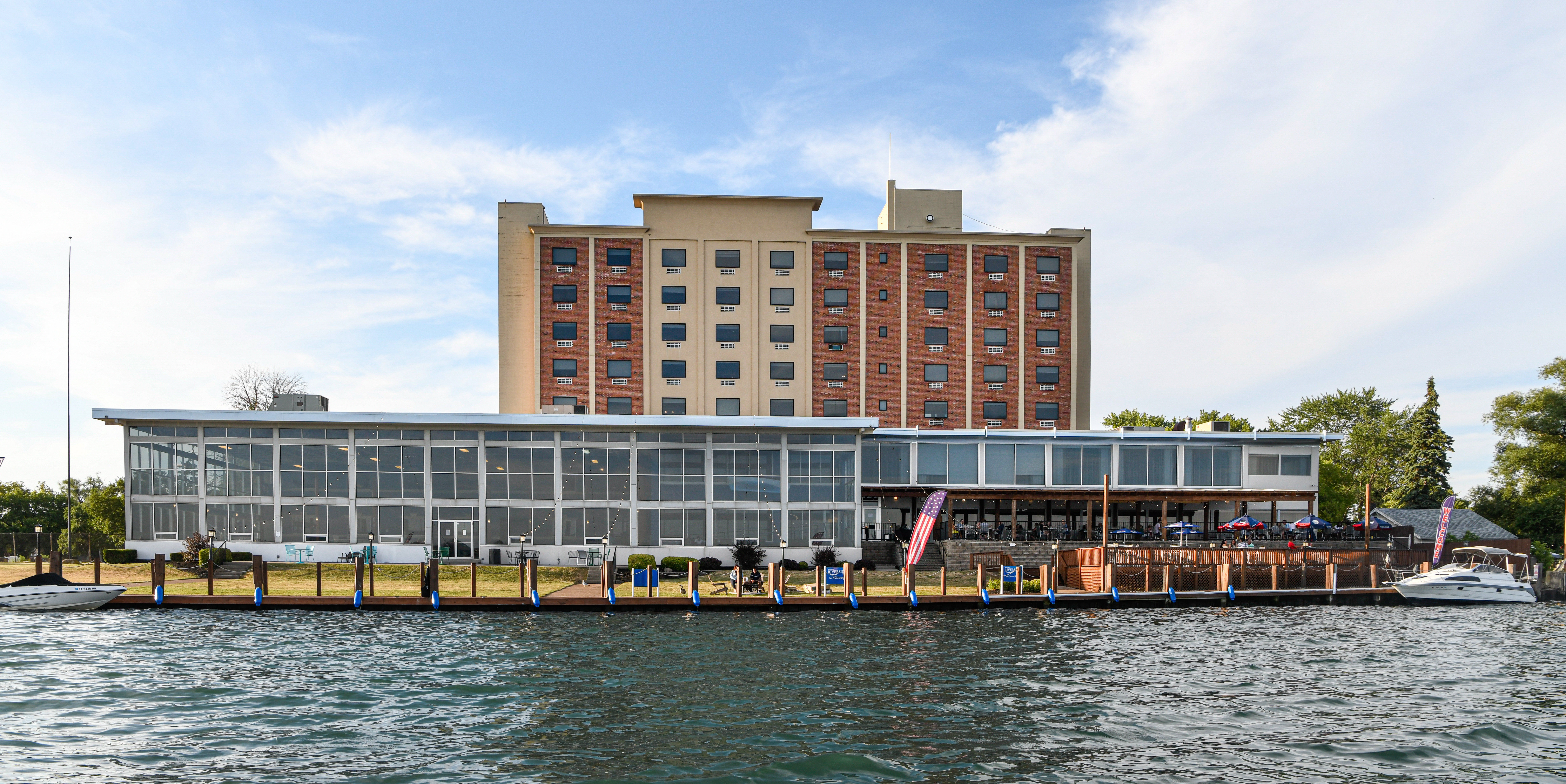 Crowne Plaza Niagara Falls- First Class Niagara Falls, NY Hotels