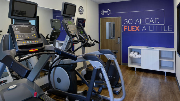 Holiday Inn Express Hotel & Suites Health Club