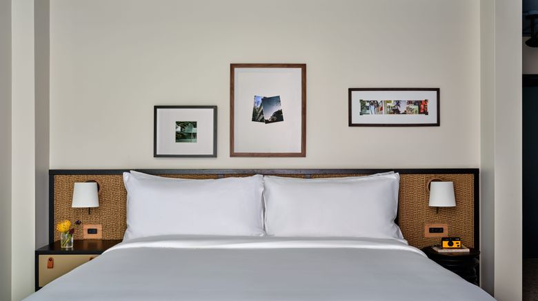 <b>Romer House Waikiki Room</b>. Images powered by <a href="https://www.leonardoworldwide.com/" title="Leonardo Worldwide" target="_blank">Leonardo</a>.
