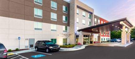 Holiday Inn Express Calhoun South Exterior