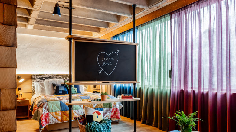 <b>Treehouse Manchester Suite</b>. Images powered by <a href="https://www.leonardoworldwide.com/" title="Leonardo Worldwide" target="_blank">Leonardo</a>.