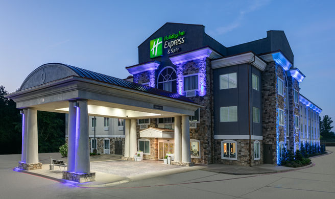 Holiday Inn Express Marshall Exterior