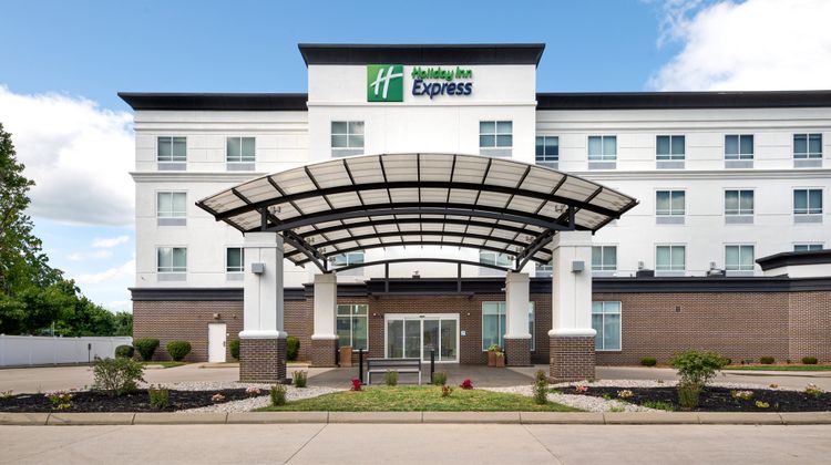 Holiday Inn Richmond Exterior