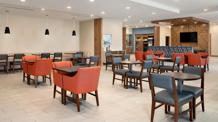 Holiday Inn Richmond Exterior