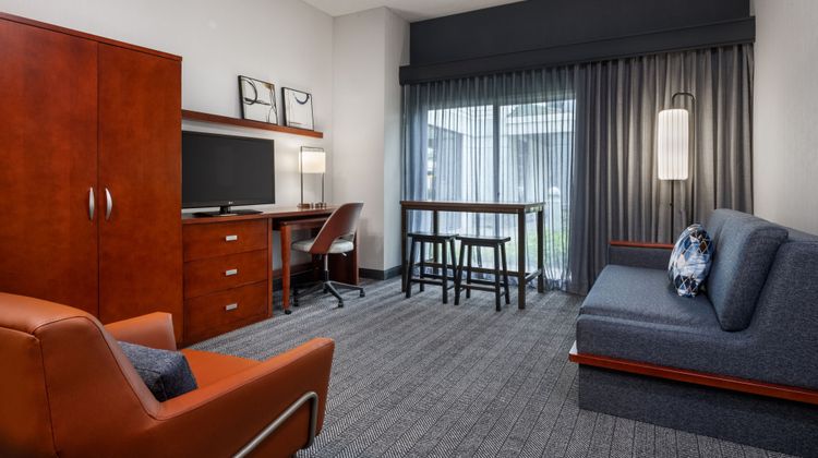 Courtyard by Marriott Anchorage Airport Suite