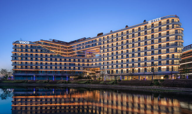 Voco Suites Shanghai Hongqiao CBD Exterior