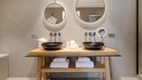 <b>Chateau de la Gaude Room</b>. Images powered by <a href="https://www.leonardoworldwide.com/" title="Leonardo Worldwide" target="_blank">Leonardo</a>.
