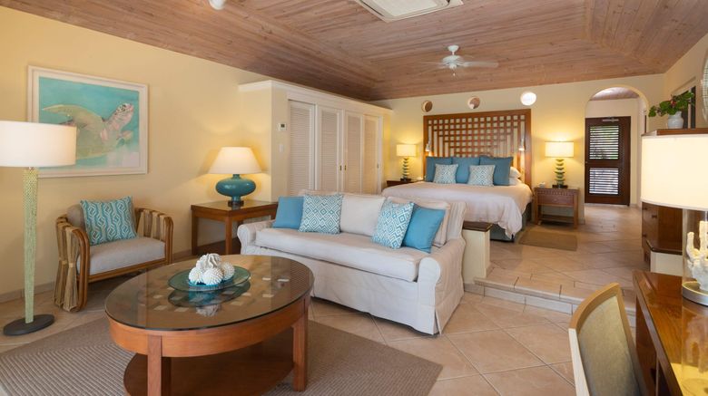 <b>Curtain Bluff Suite</b>. Images powered by <a href="https://www.leonardoworldwide.com/" title="Leonardo Worldwide" target="_blank">Leonardo</a>.