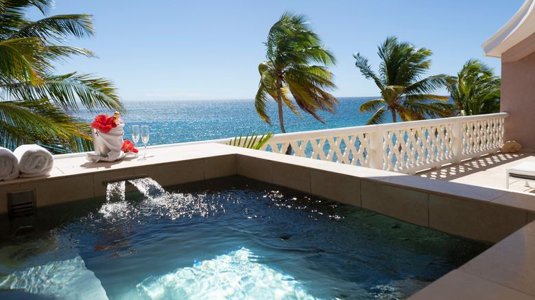 <b>Curtain Bluff Pool</b>. Images powered by <a href="https://www.leonardoworldwide.com/" title="Leonardo Worldwide" target="_blank">Leonardo</a>.