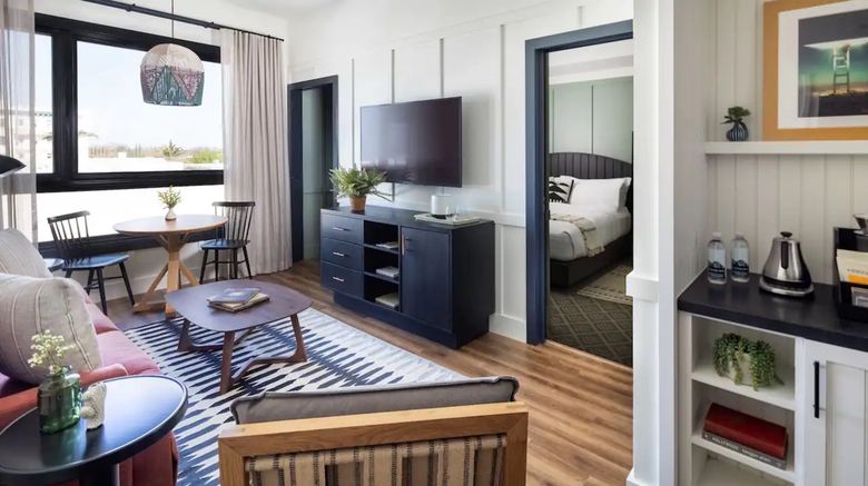 <b>El Capitan Hotel Suite</b>. Images powered by <a href="https://www.leonardoworldwide.com/" title="Leonardo Worldwide" target="_blank">Leonardo</a>.