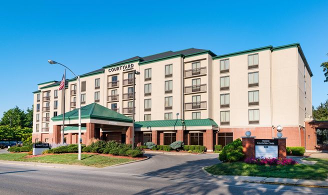 Courtyard Bloomington Exterior