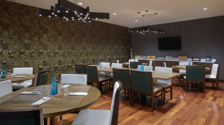 Calgary Airport Marriott In-Terminal Restaurant