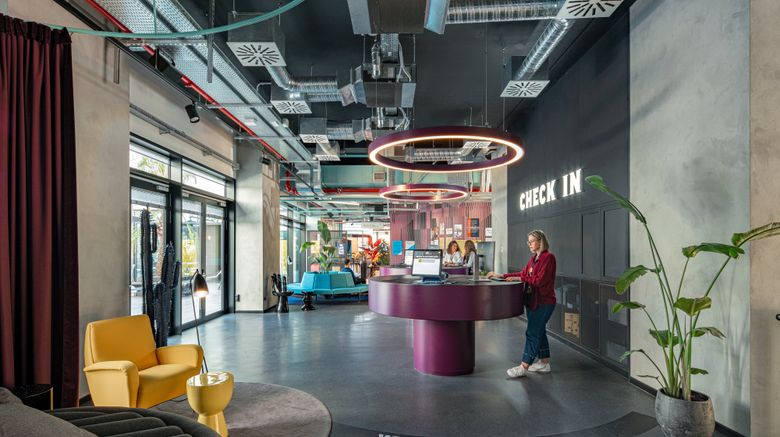 <b>Social Hub Bologna Lobby</b>. Images powered by <a href="https://www.leonardoworldwide.com/" title="Leonardo Worldwide" target="_blank">Leonardo</a>.