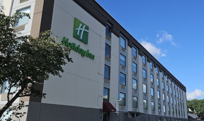 Holiday Inn Piscataway-Somerset Exterior