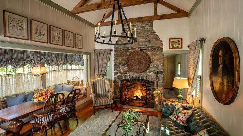 <b>The Inn at Little Washington Suite</b>. Images powered by <a href="https://www.leonardoworldwide.com/" title="Leonardo Worldwide" target="_blank">Leonardo</a>.