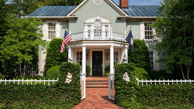<b>The Inn at Little Washington Exterior</b>. Images powered by <a href="https://www.leonardoworldwide.com/" title="Leonardo Worldwide" target="_blank">Leonardo</a>.