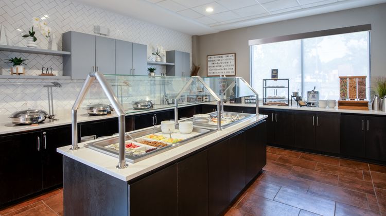 Staybridge Suites Atlanta Airport Restaurant