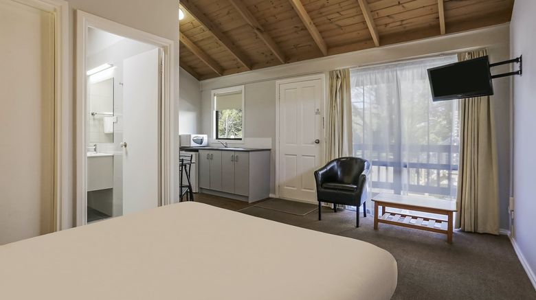 <b>Great Ocean Road Inn Room</b>. Images powered by <a href="https://www.leonardoworldwide.com/" title="Leonardo Worldwide" target="_blank">Leonardo</a>.