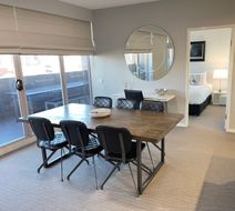 Honeysuckle Executive Apartments Room