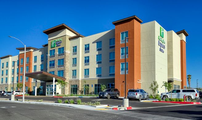 Holiday Inn Express & Suites China Lake Exterior