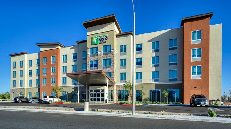 Holiday Inn Express & Suites China Lake Exterior