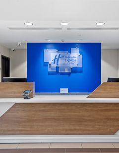 Holiday Inn Express Hotel & Suites Bixby