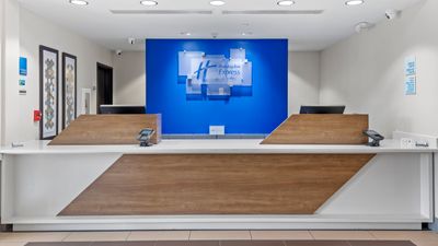 Holiday Inn Express Hotel & Suites Bixby