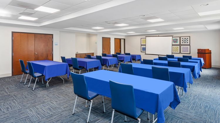 Holiday Inn Express Hotel & Suites Meeting
